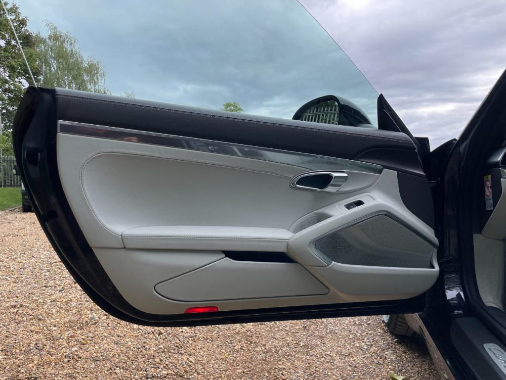 Used Porsche 911 2012 for sale - 76576814: Photo 32