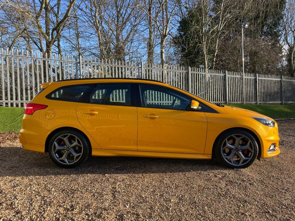 Used Ford Focus 2017 for sale - 76895939: Photo 4