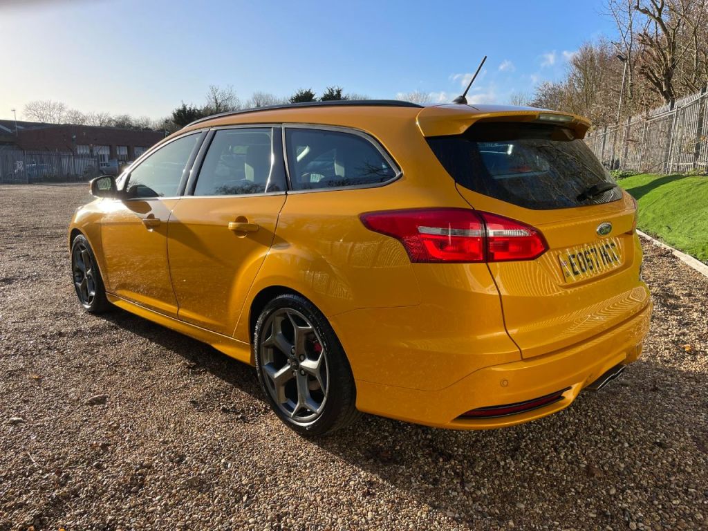 Used Ford Focus 2017 for sale - 76895939: Photo 7