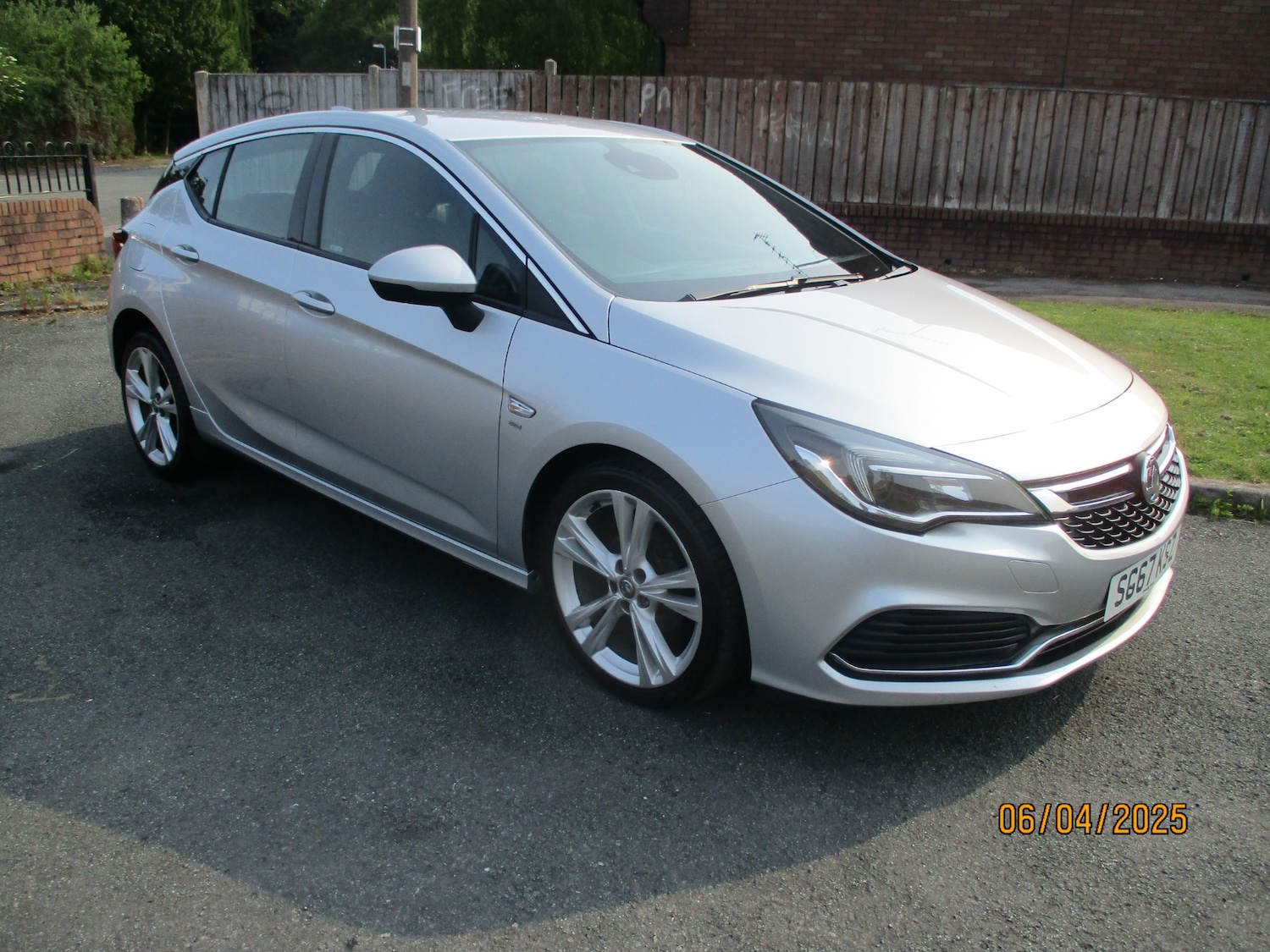 Used Vauxhall Astra 2017 for sale - 76492241: Photo 1