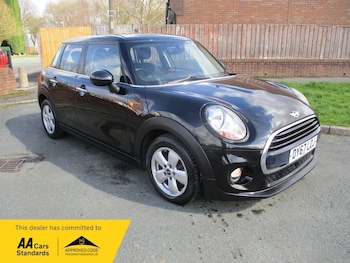 Used MINI Hatch 2017 for sale - 78410050: Photo