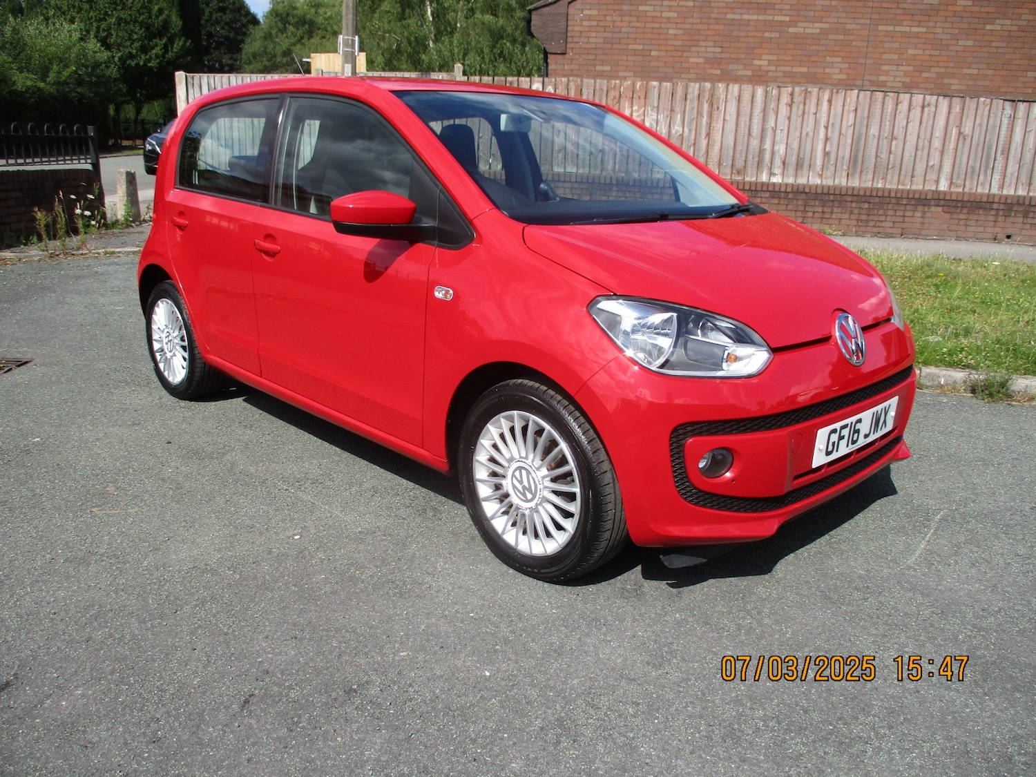Used Volkswagen up! 2016 for sale - 76492141: Photo 1