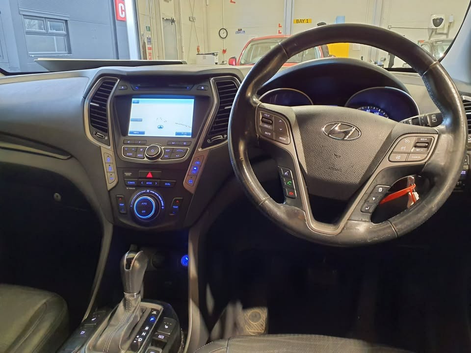 Used Hyundai Santa Fe 2013 for sale - 76882140: Photo 10