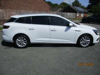 Used Renault Megane 2017 for sale - 74913157: Photo