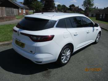 Used Renault Megane 2017 for sale - 74913157: Photo