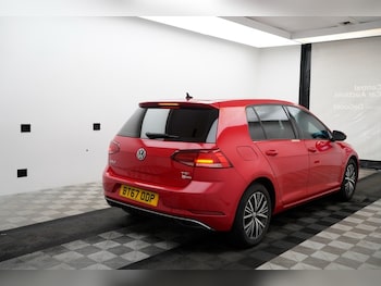 Used Volkswagen Golf 2017 for sale - 77682158: Photo