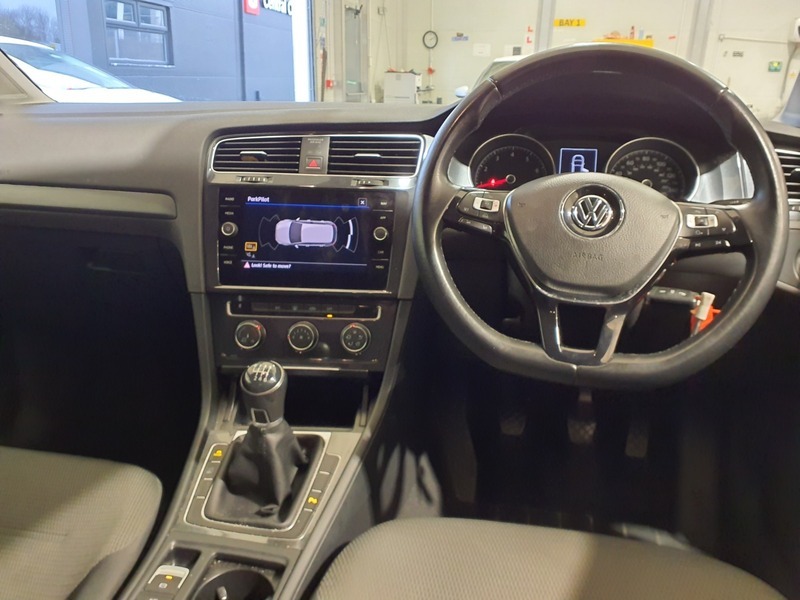 Used Volkswagen Golf 2017 for sale - 77682158: Photo 5
