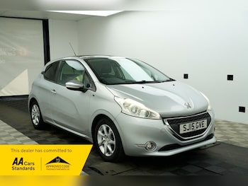 Used Peugeot 208 2015 for sale - 79275031: Photo