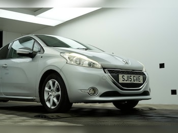 Used Peugeot 208 2015 for sale - 79275031: Photo