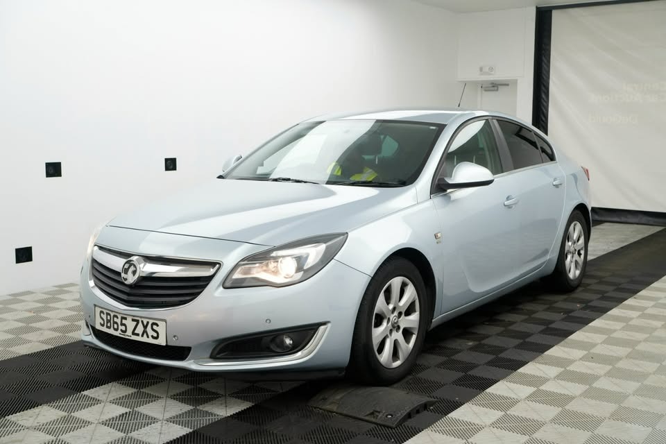 Used Vauxhall Insignia 2015 for sale - 76544365: Photo 2