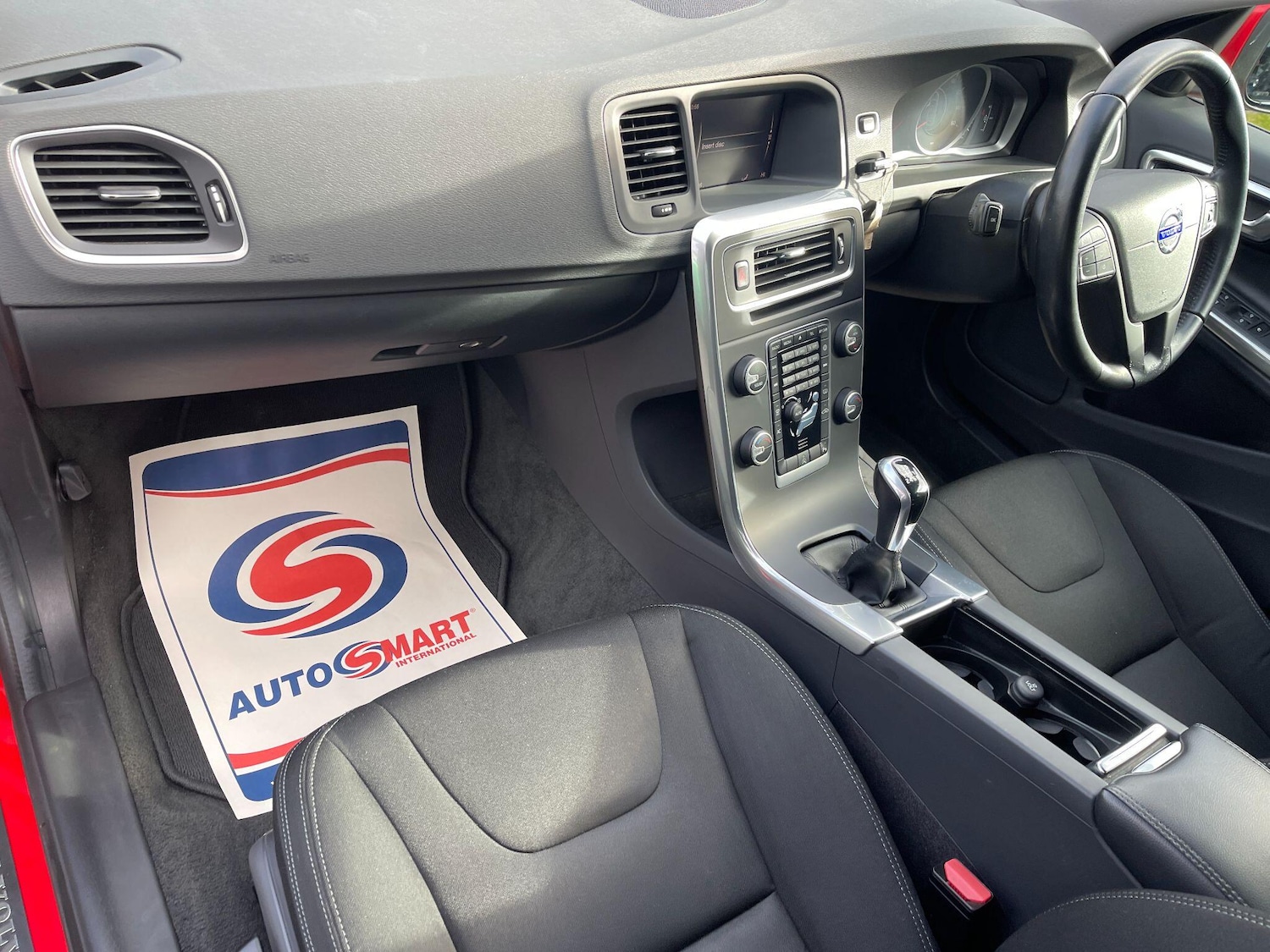 Used Volvo V60 2017 for sale - 77509793: Photo 32