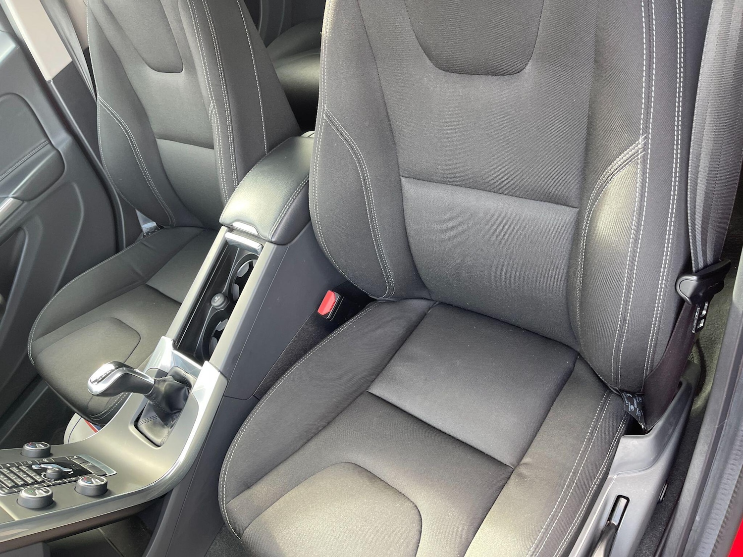 Used Volvo V60 2017 for sale - 77509793: Photo 33