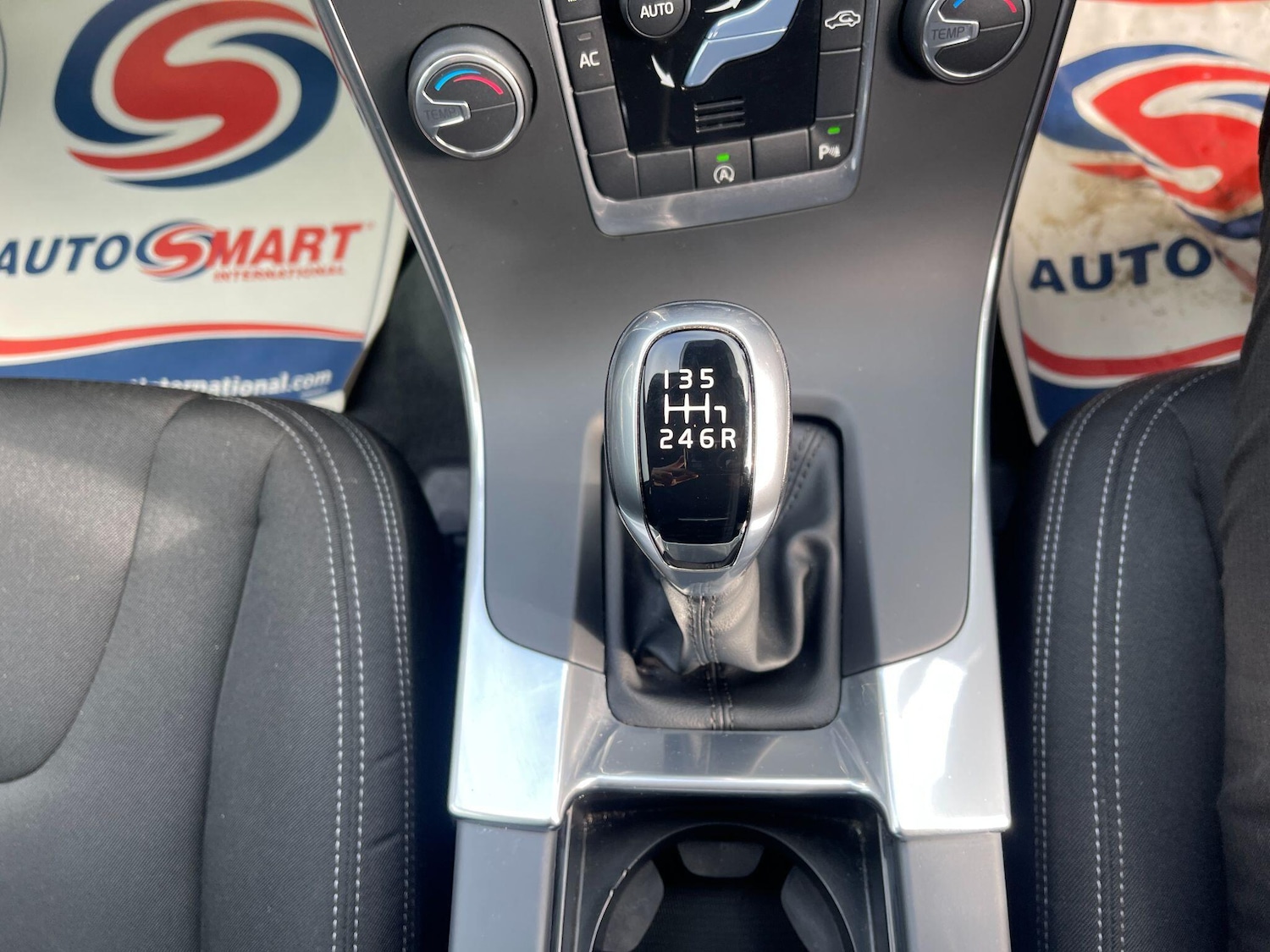 Used Volvo V60 2017 for sale - 77509793: Photo 36