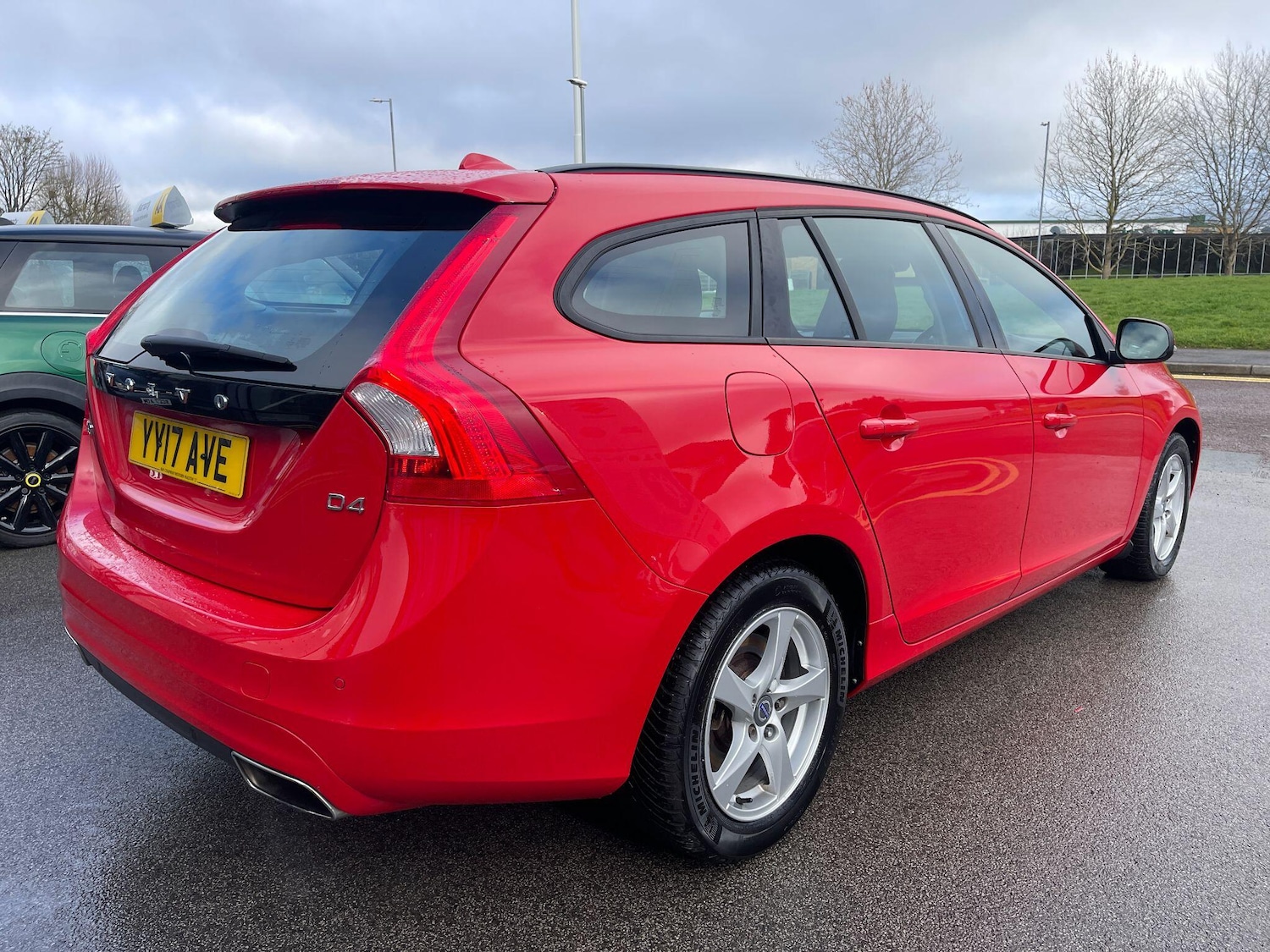 Used Volvo V60 2017 for sale - 77509793: Photo 4