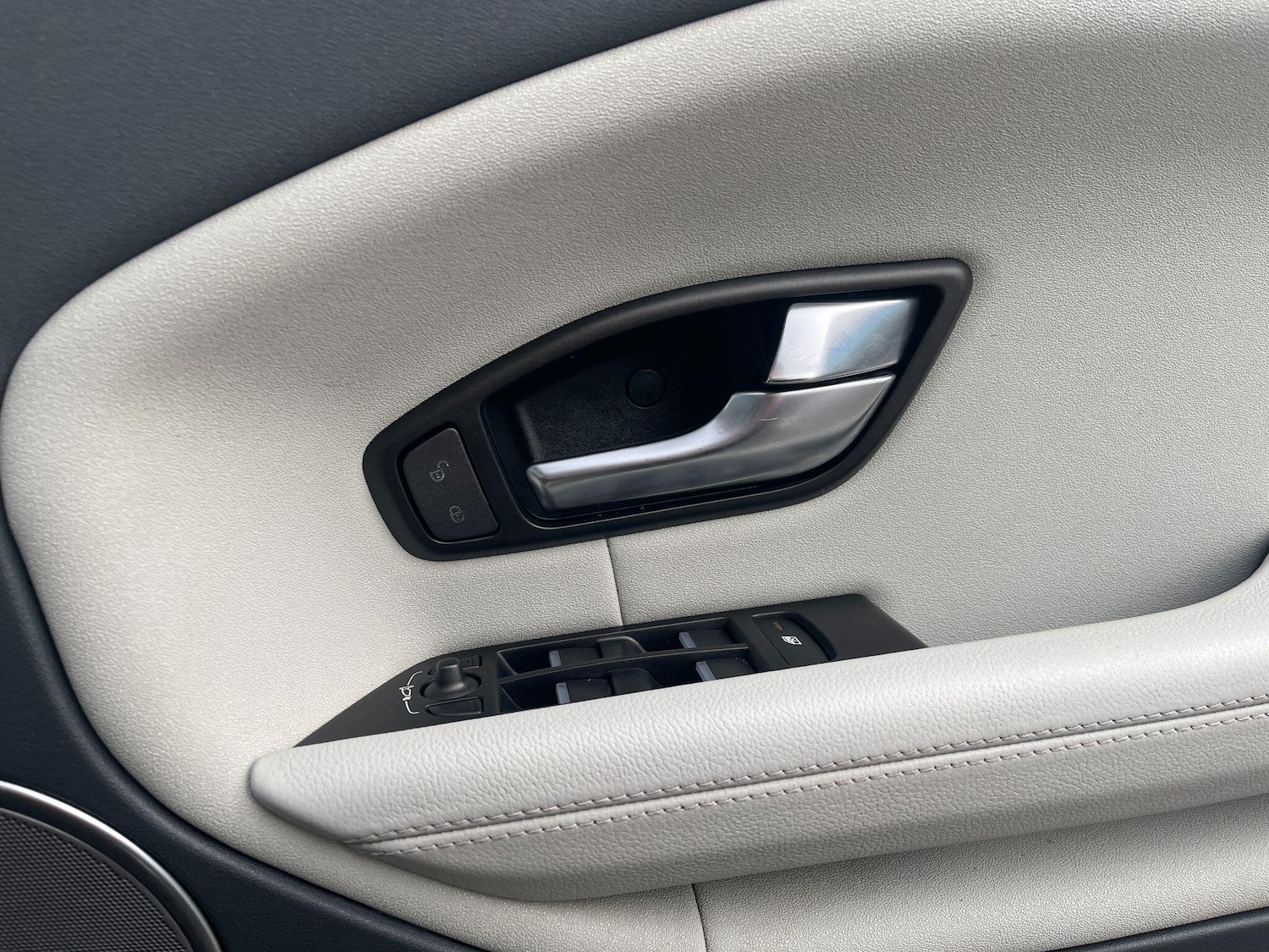 Used Land Rover Range Rover Evoque 2017 for sale - 77538655: Photo 44