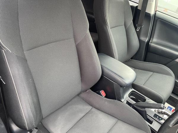 Used Toyota RAV4 2017 for sale - 76295231: Photo 32