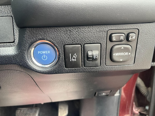 Used Toyota RAV4 2017 for sale - 76295231: Photo 40