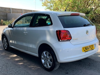 Used Volkswagen Polo 2014 for sale - 79401220: Photo