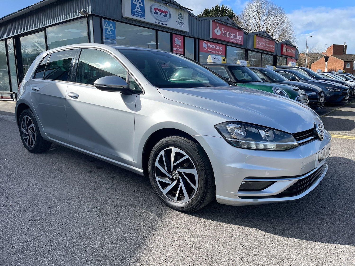Used Volkswagen Golf 2019 for sale - 77824675: Photo 2