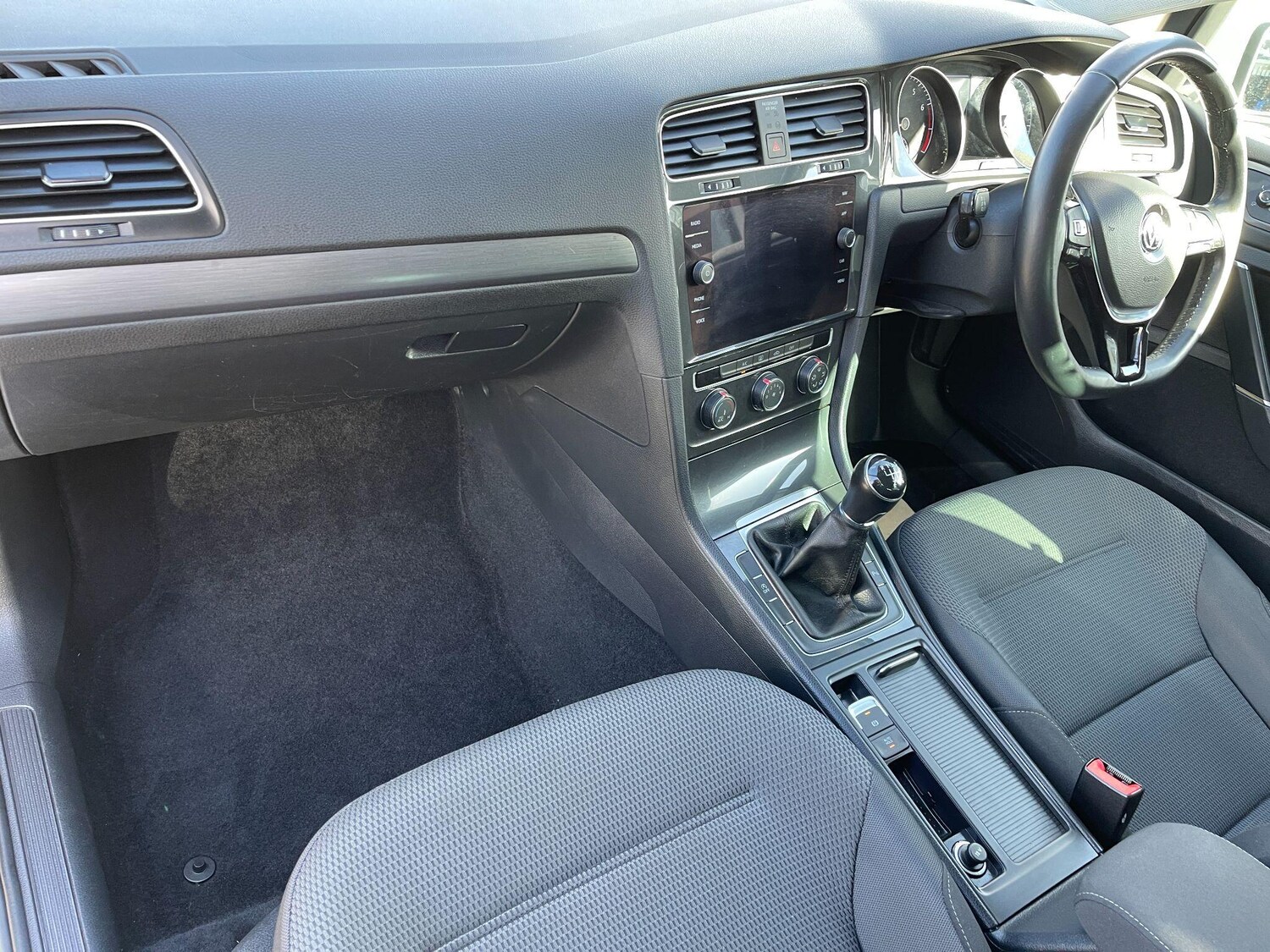 Used Volkswagen Golf 2019 for sale - 77824675: Photo 32