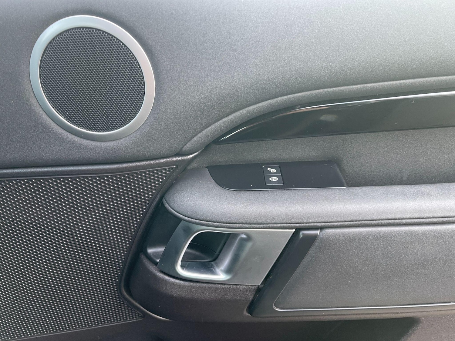 Used Land Rover Discovery 2019 for sale - 76855908: Photo 22