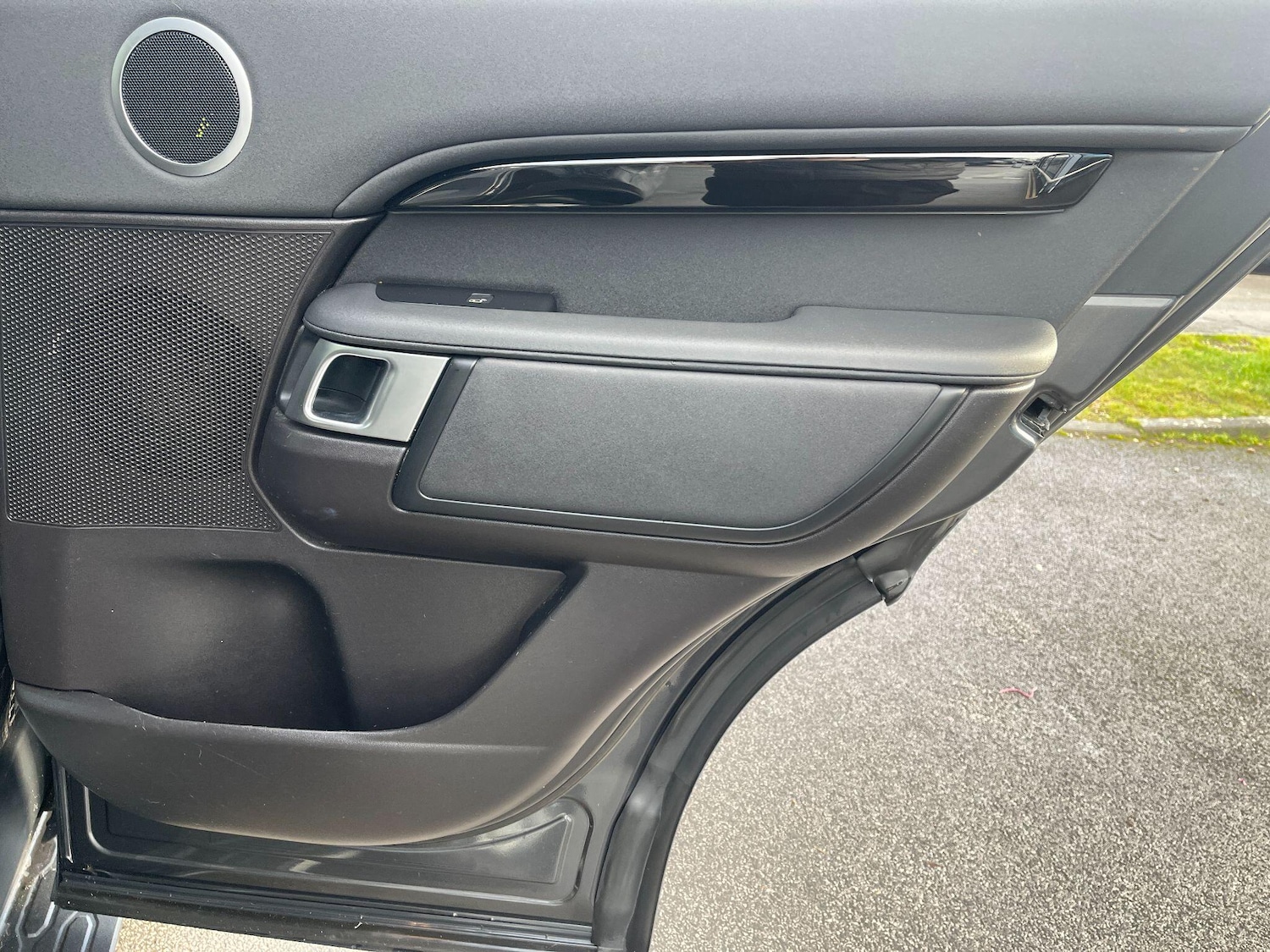 Used Land Rover Discovery 2019 for sale - 76855908: Photo 25