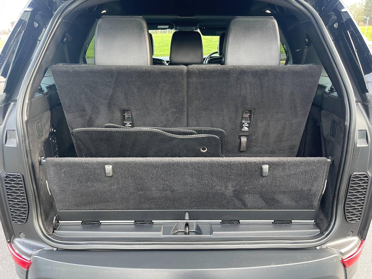 Used Land Rover Discovery 2019 for sale - 76855908: Photo 37