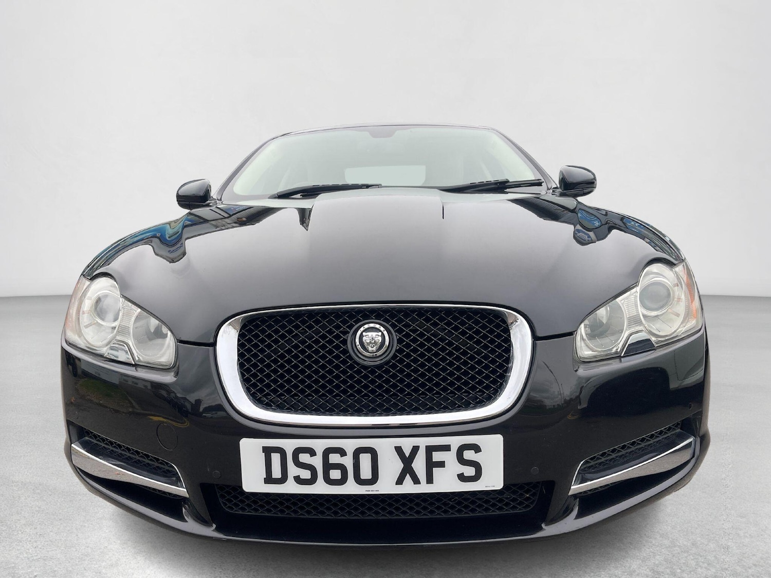 Used Jaguar XF 2011 for sale - 76399203: Photo 2