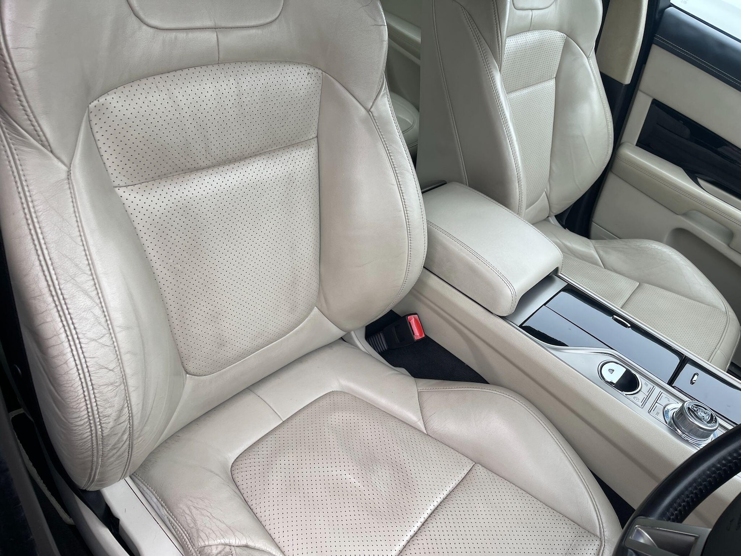 Used Jaguar XF 2011 for sale - 76399203: Photo 32