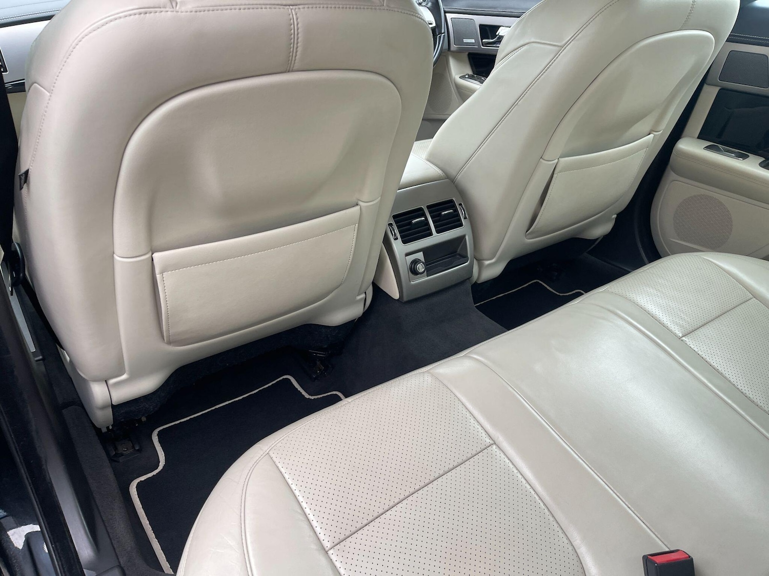 Used Jaguar XF 2011 for sale - 76399203: Photo 35