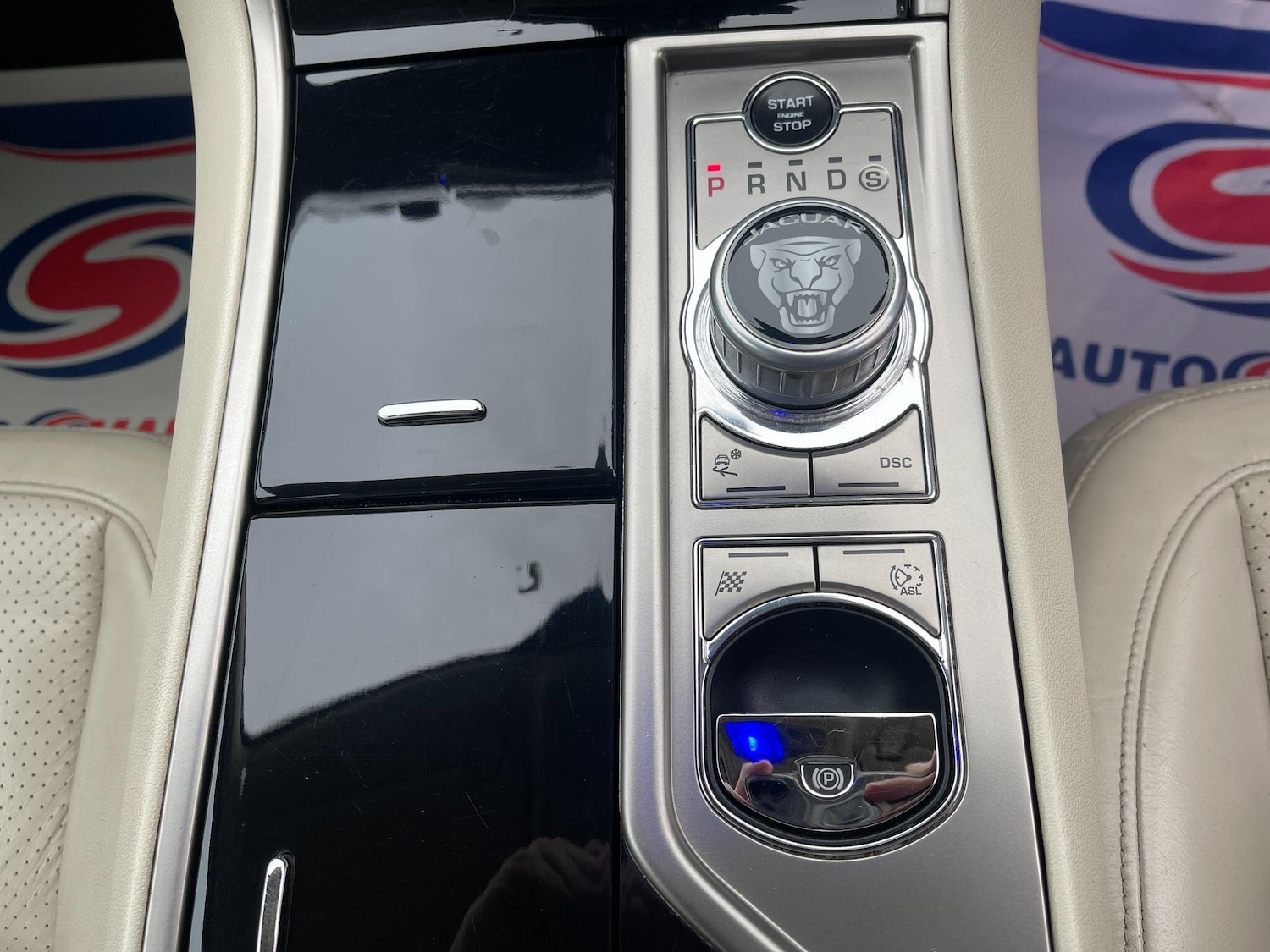 Used Jaguar XF 2011 for sale - 76399203: Photo 45