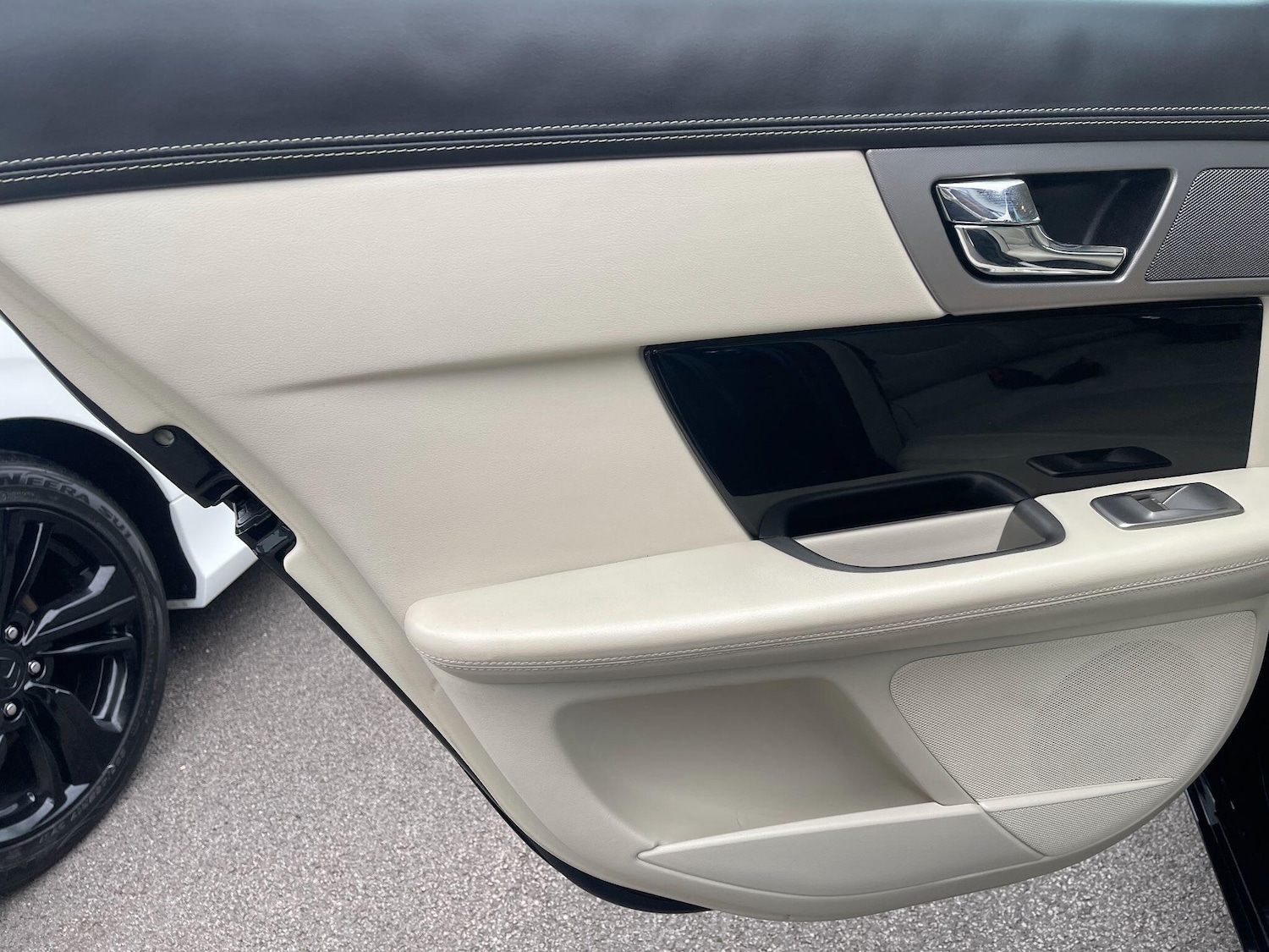 Used Jaguar XF 2011 for sale - 76399203: Photo 47