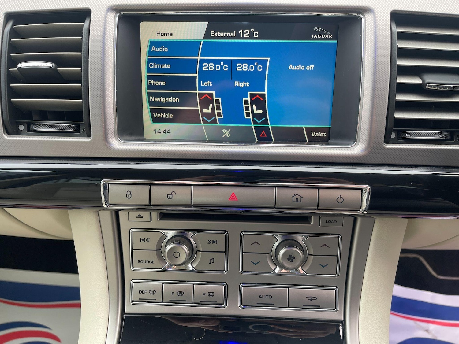 Used Jaguar XF 2011 for sale - 76399203: Photo 56