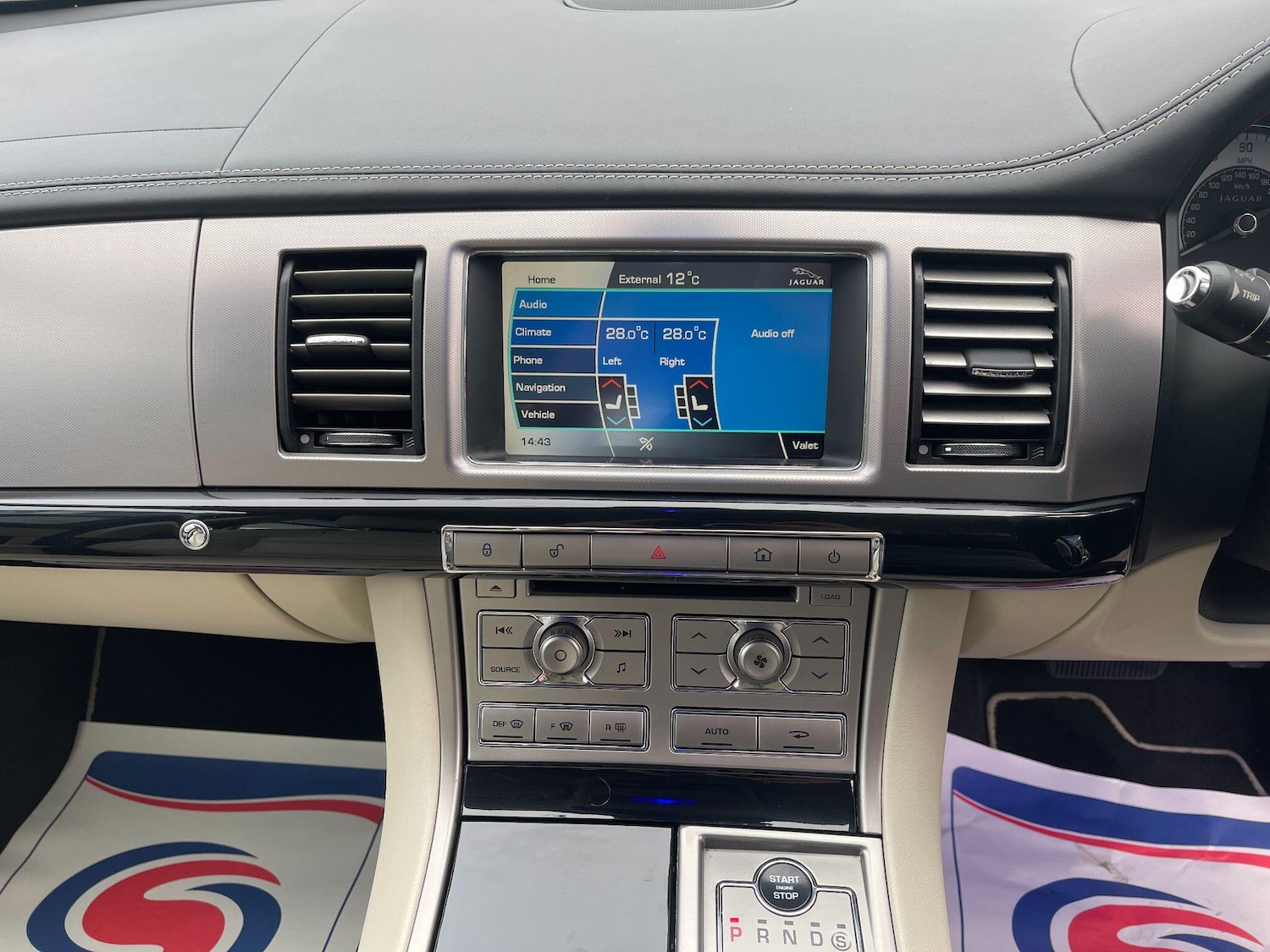 Used Jaguar XF 2011 for sale - 76399203: Photo 57