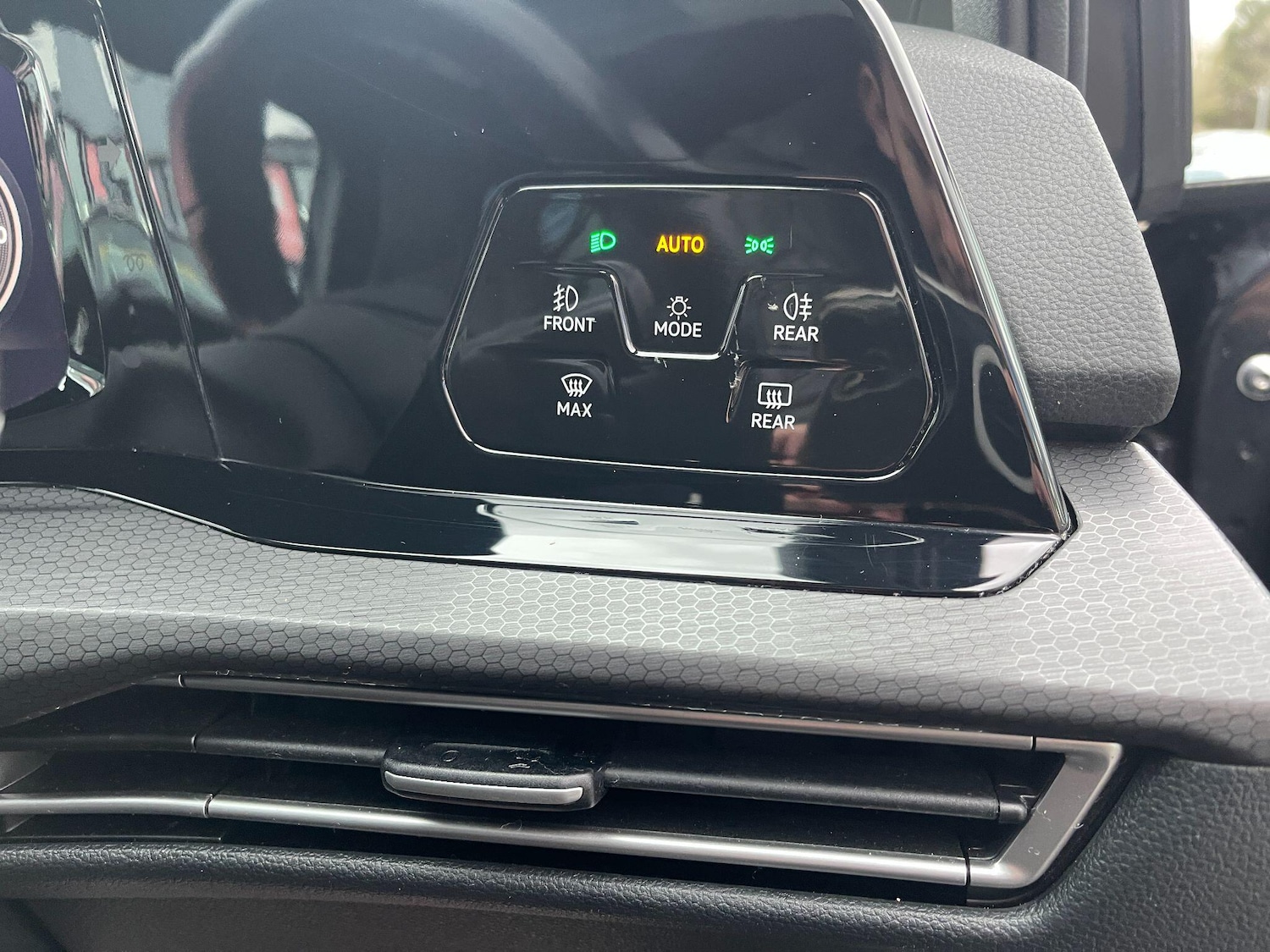 Used Volkswagen Golf 2021 for sale - 77203005: Photo 30