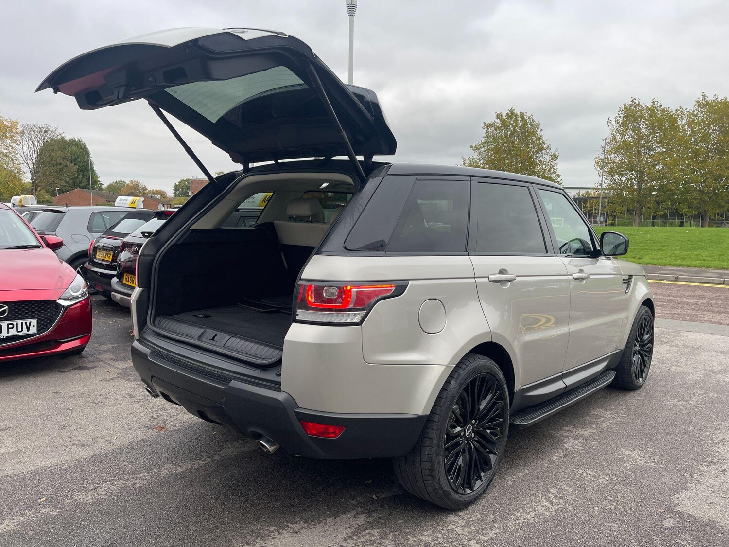 Used Land Rover Range Rover Sport 2016 for sale - 76179404: Photo 32