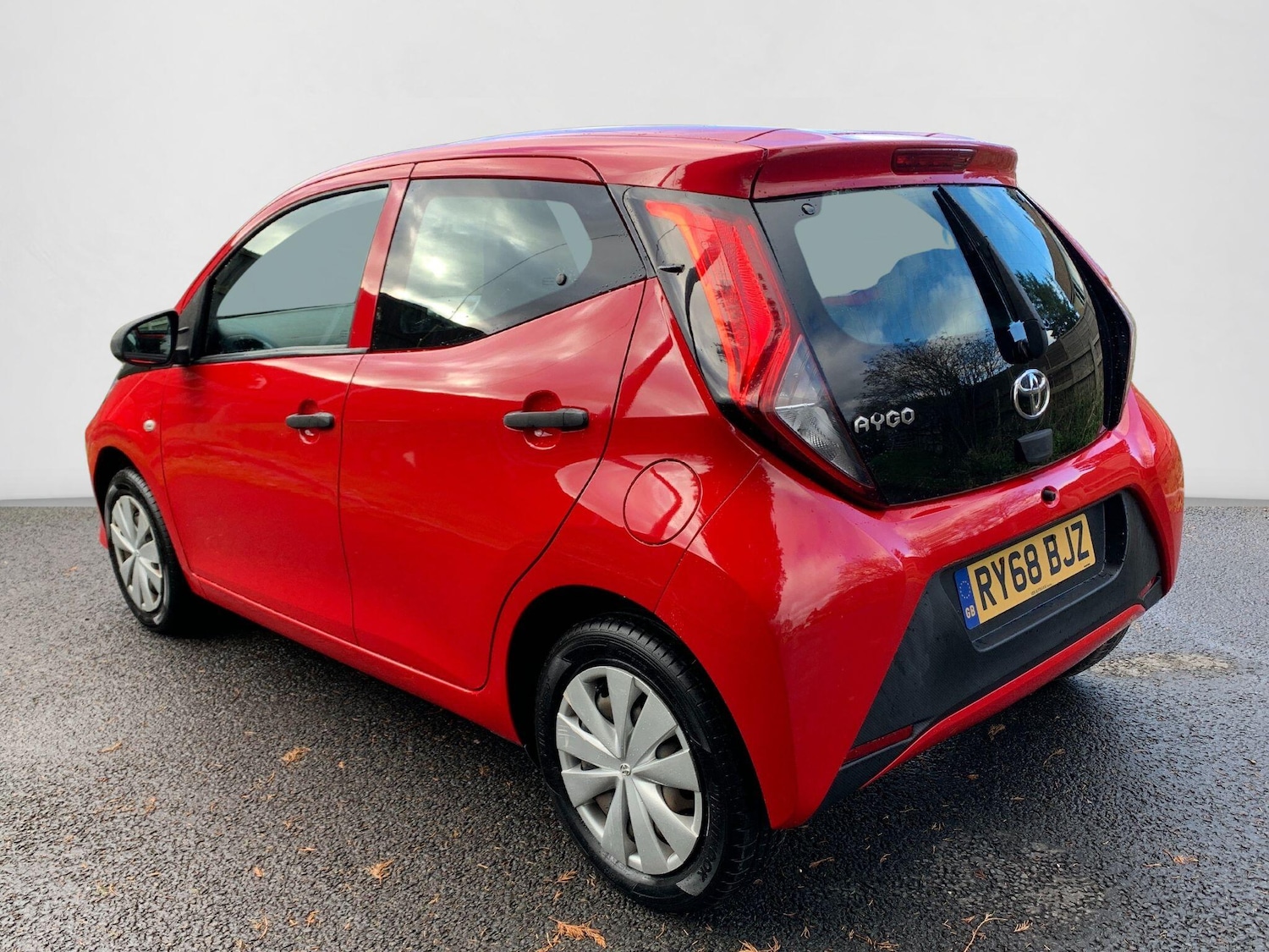 Used Toyota AYGO 2019 for sale - 76987764: Photo 4