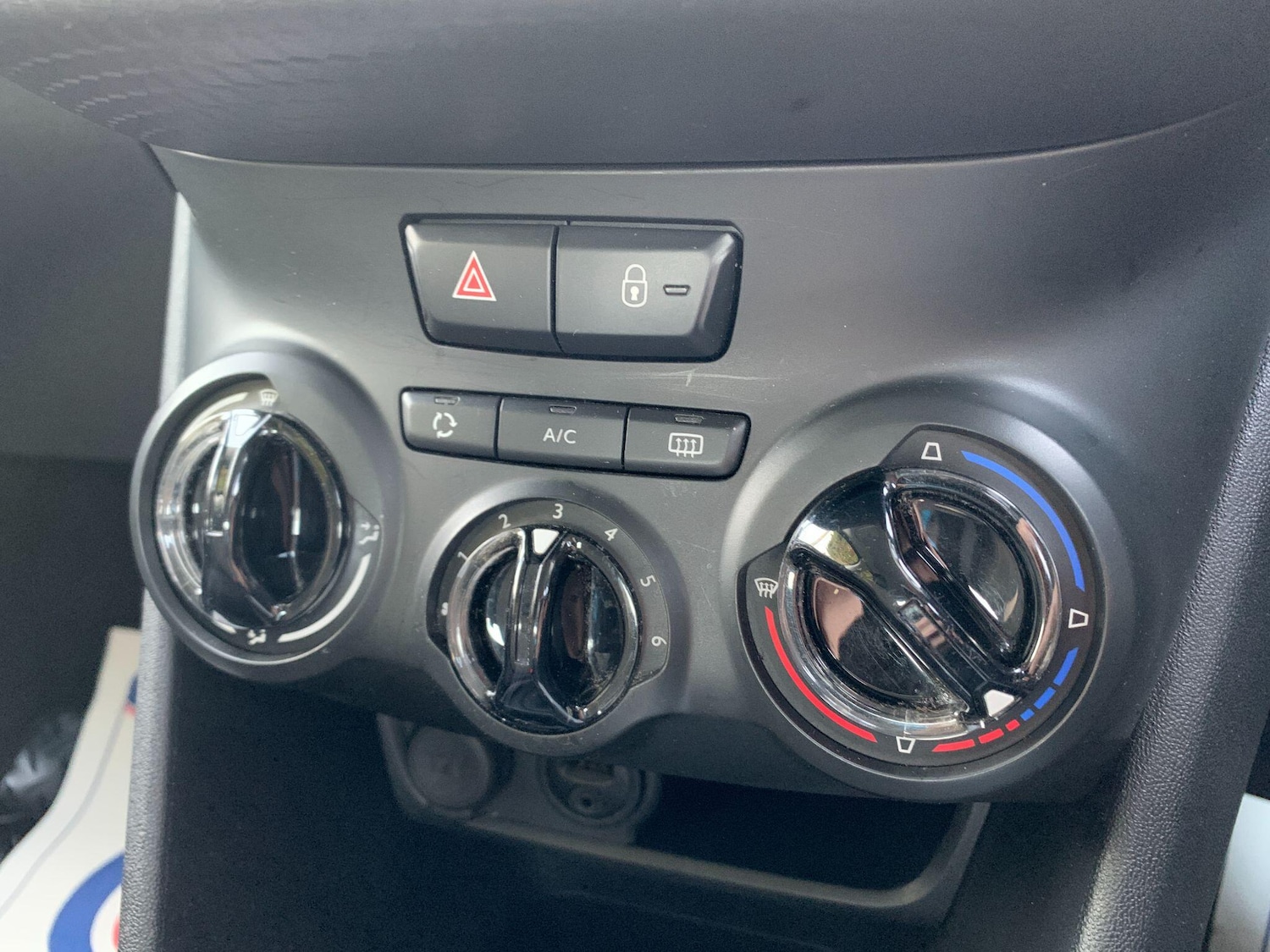 Used Peugeot 2008 2015 for sale - 76786671: Photo 10