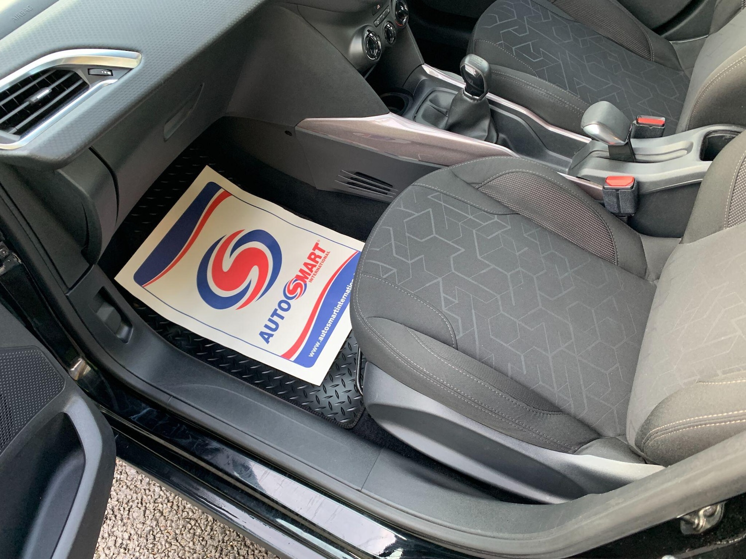 Used Peugeot 2008 2015 for sale - 76786671: Photo 14