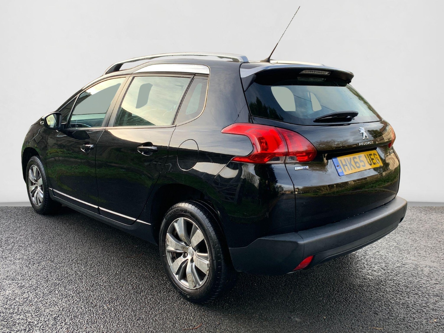 Used Peugeot 2008 2015 for sale - 76786671: Photo 4