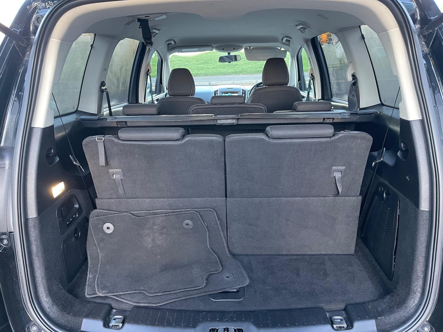 Used Ford Galaxy 2025 for sale - 76964799: Photo 34