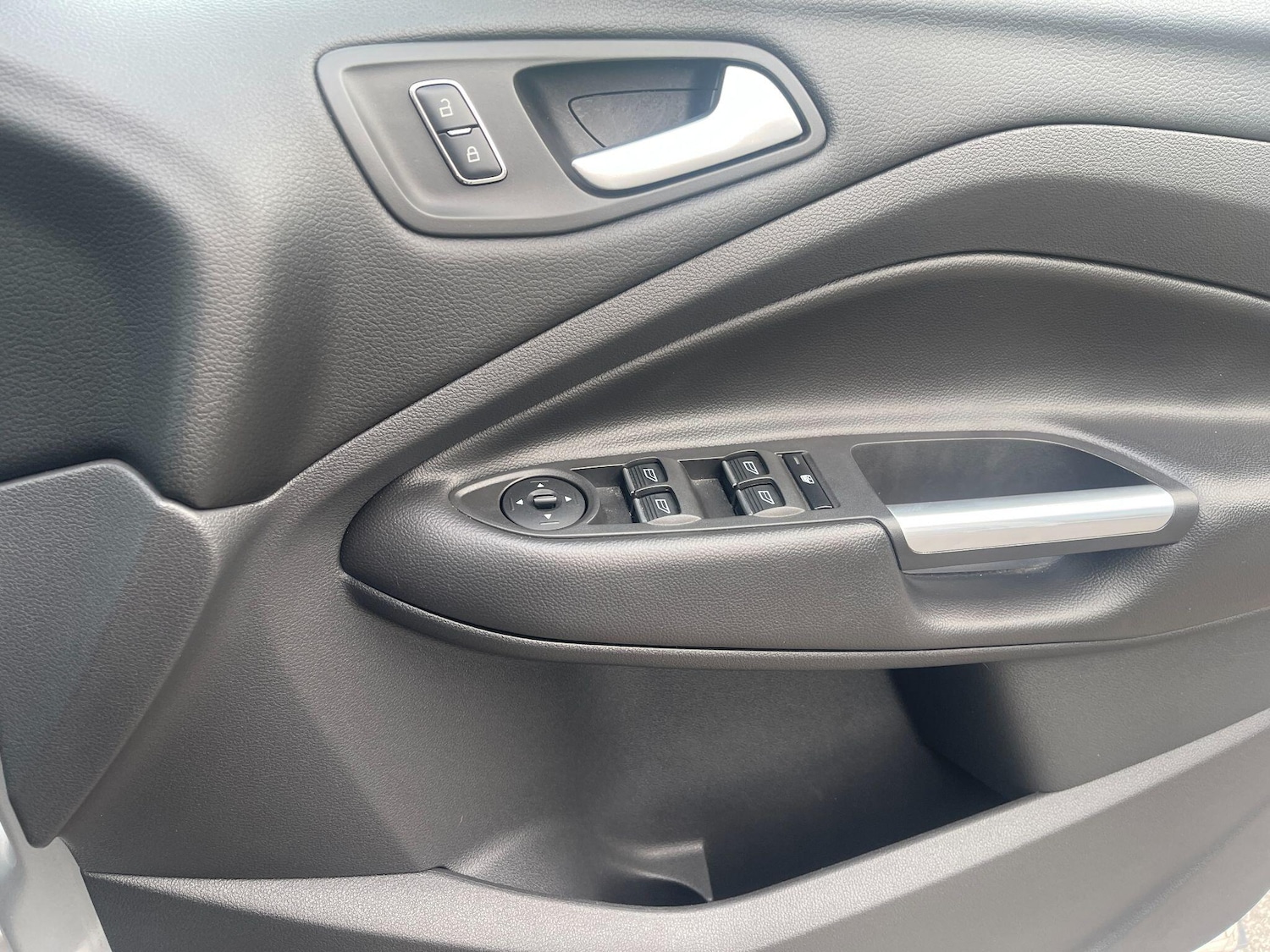 Used Ford Kuga 2015 for sale - 76408531: Photo 65