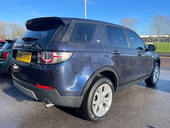 Used Land Rover Discovery Sport 2018 for sale - 77440702: Photo