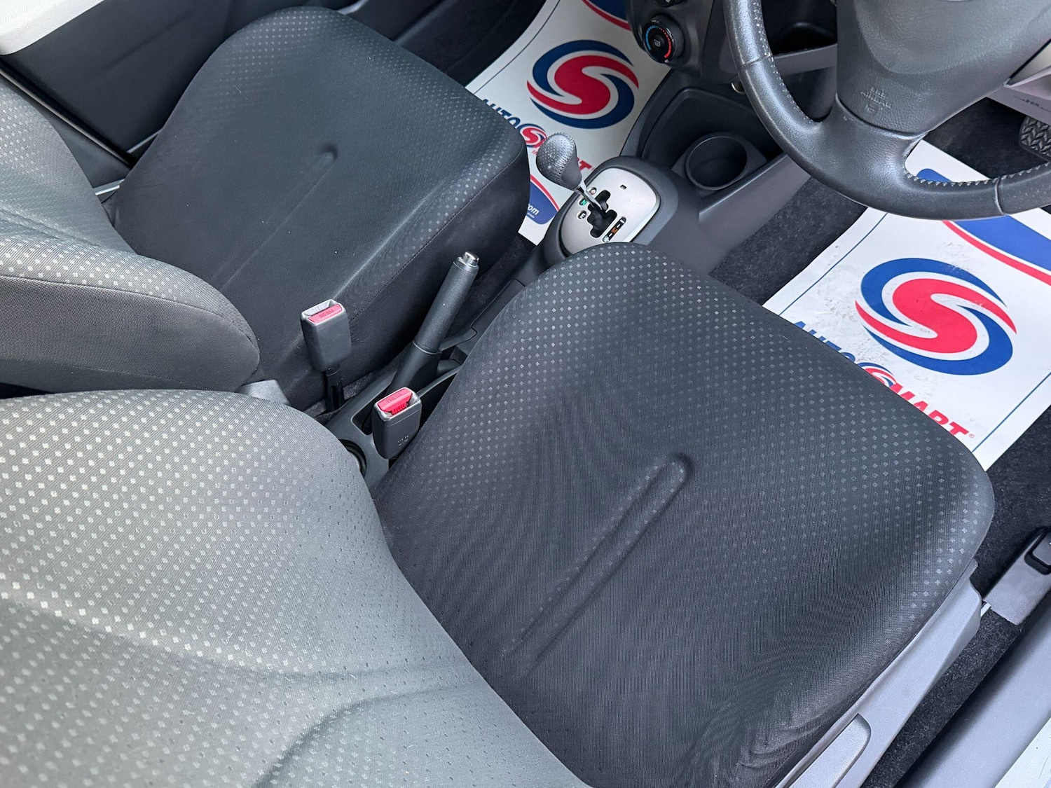 Used Toyota Yaris 2010 for sale - 76989506: Photo 19