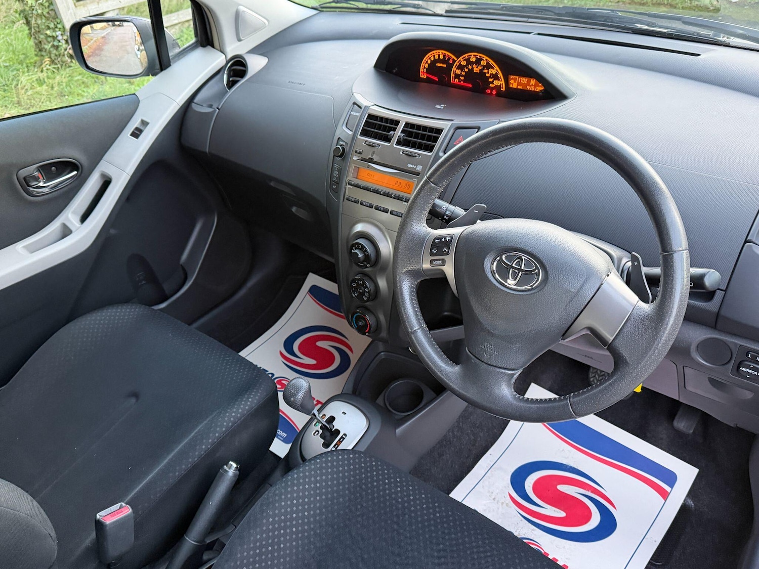 Used Toyota Yaris 2010 for sale - 76989506: Photo 8