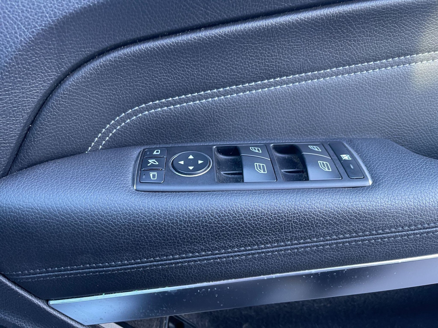 Used Mercedes-Benz E Class 2013 for sale - 77658387: Photo 40