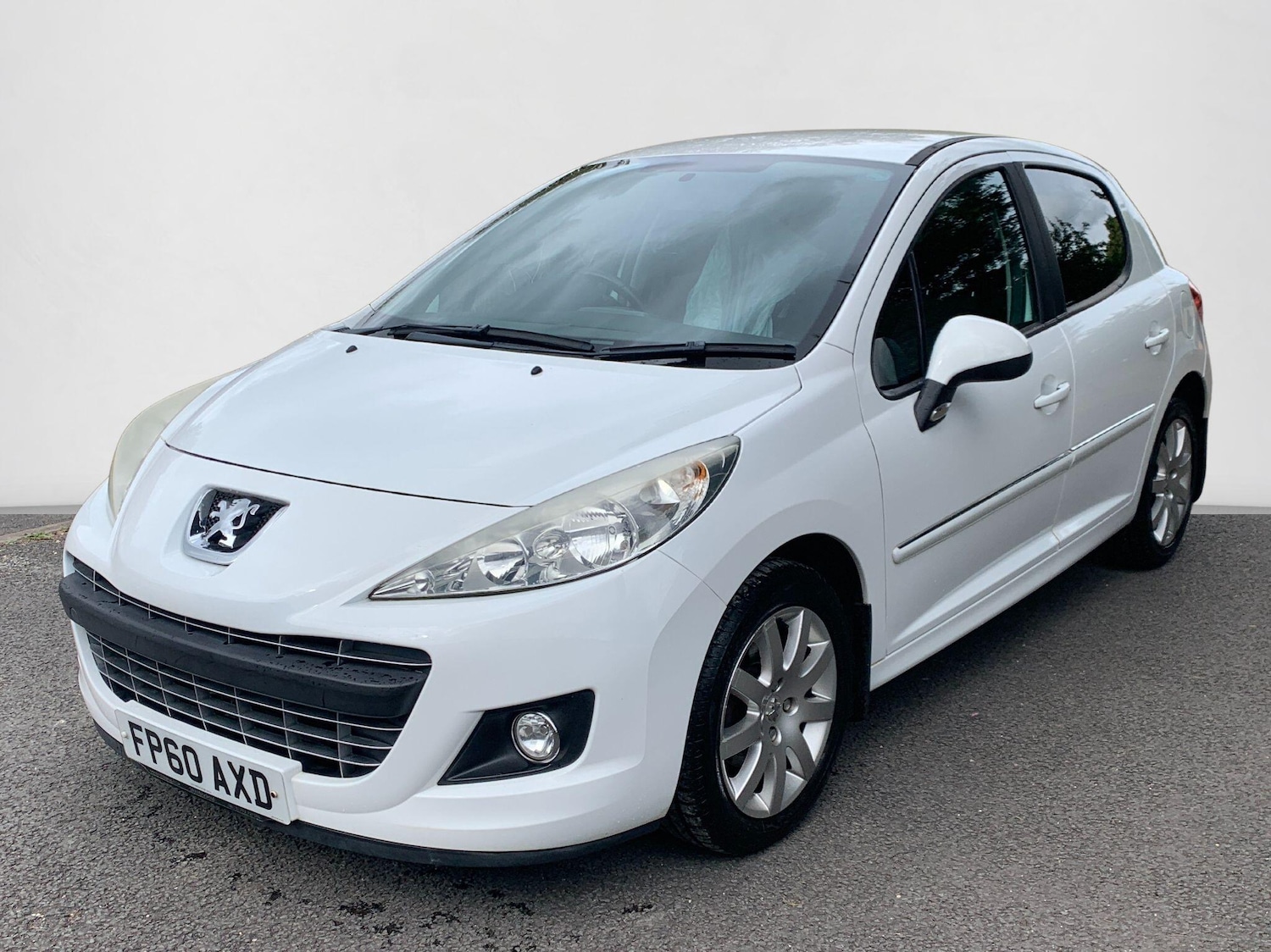 Used Peugeot 207 2010 for sale - 75782058: Photo 3