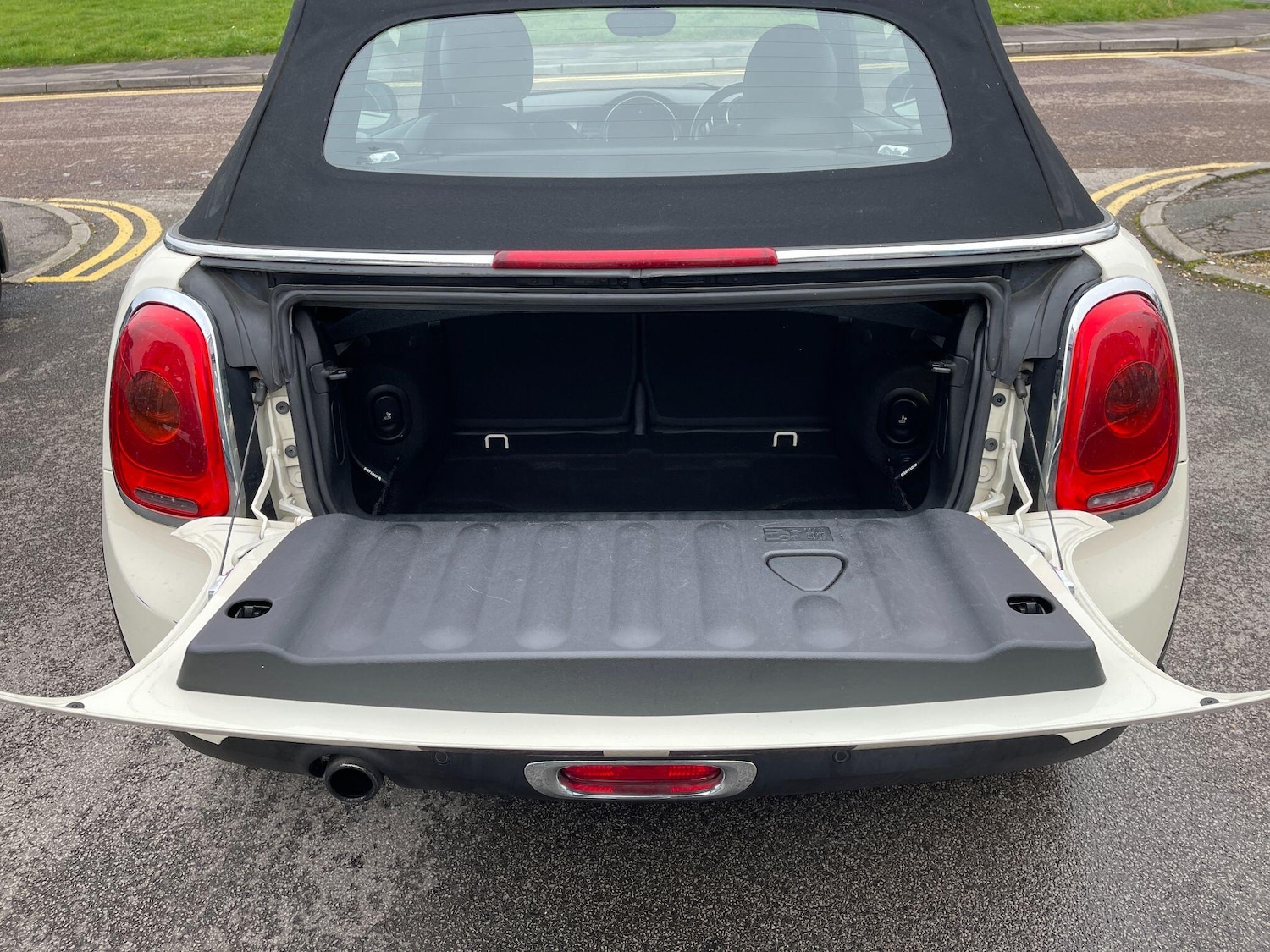 Used MINI Convertible 2016 for sale - 77853509: Photo 21