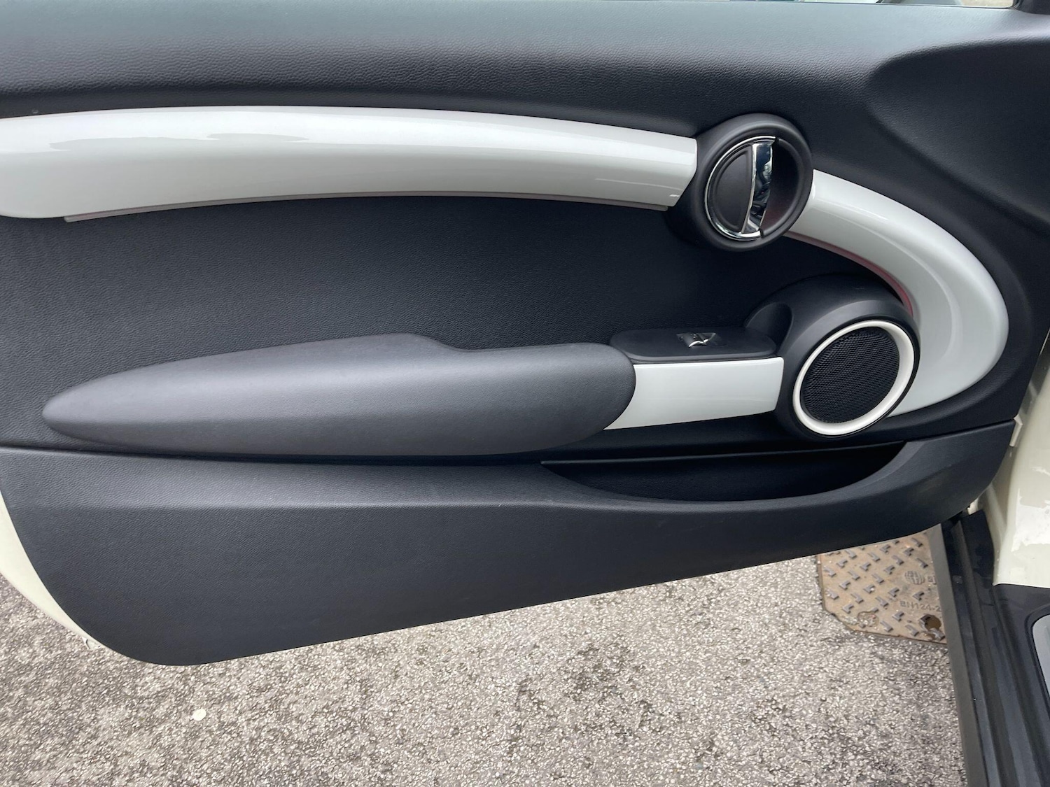 Used MINI Convertible 2016 for sale - 77853509: Photo 30