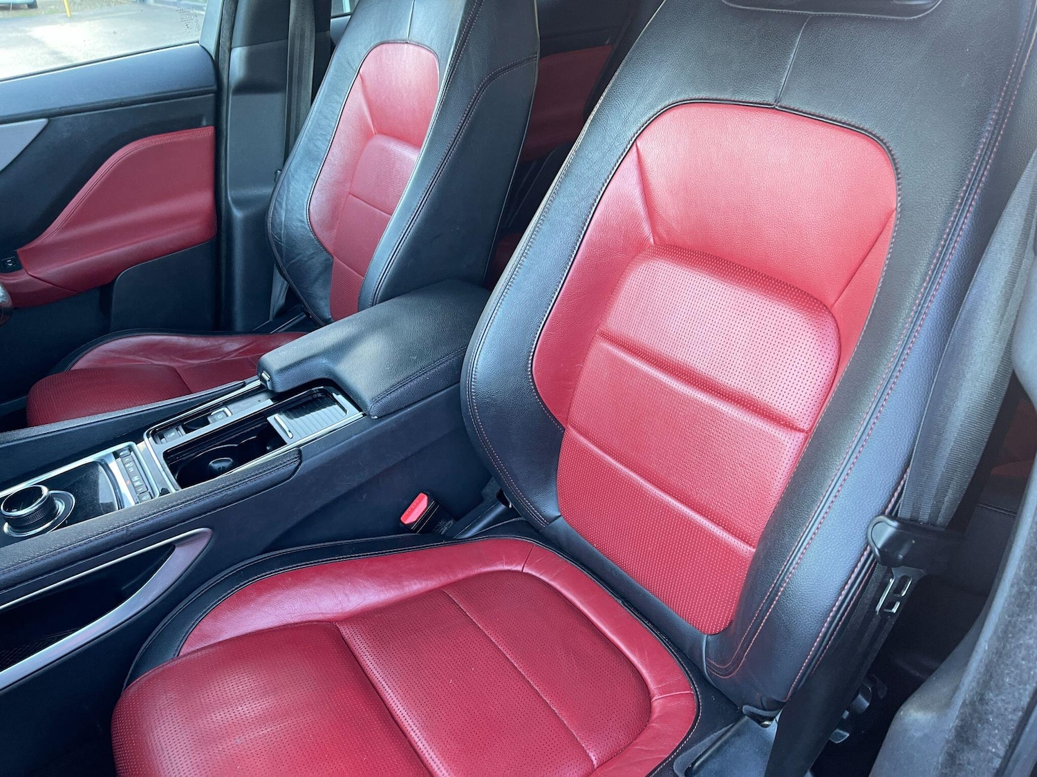 Used Jaguar F-Pace 2017 for sale - 76855763: Photo 38